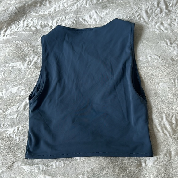 POLYAMIDE CROP TOP *FREE ADD TO ANY BUNDLE
BLUE -REF. 3641/318
S - Picture 2 of 2
